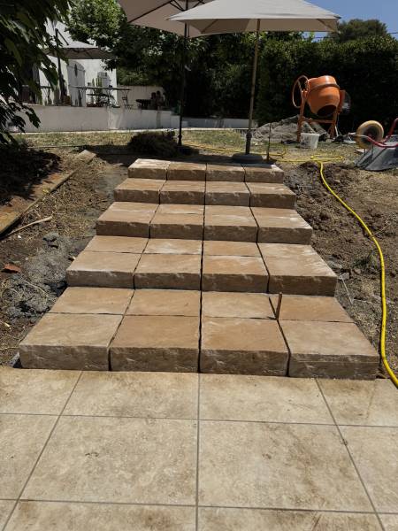 Escalier en pierre effet rustique